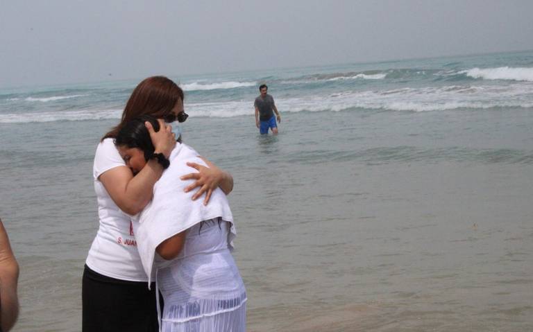 Cristianos se bautizan en playa Miramar de Ciudad Madero, Tamaulipas - El  Sol de Tampico | Noticias Locales, Policiacas, sobre México, Tamaulipas y  el Mundo