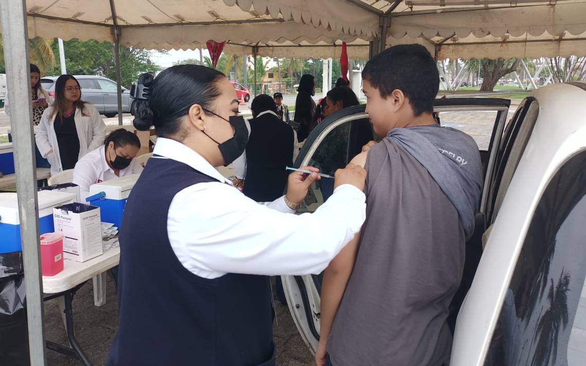 Drive Thru Vaccination Campaign in Tampico for Seasonal Influenza, Covid-19, and HPV
