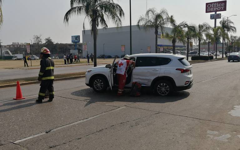 Choque de camionetas deja tres heridos en Ciudad Madero - El Sol de Tampico  | Noticias Locales, Policiacas, sobre México, Tamaulipas y el Mundo